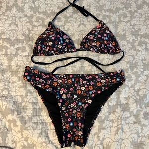 NWT Floral Bikini